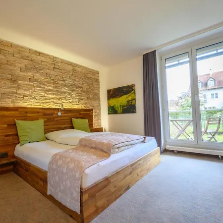 Art Weingarten - Pizzeria Restaurant Hotel 3*
